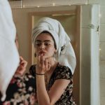 Косметолог дала рекомендации, как защитить кожу от зимнего стресса