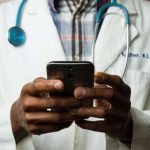 Стало известно о пластических операциях, положительно влияющих на здоровье